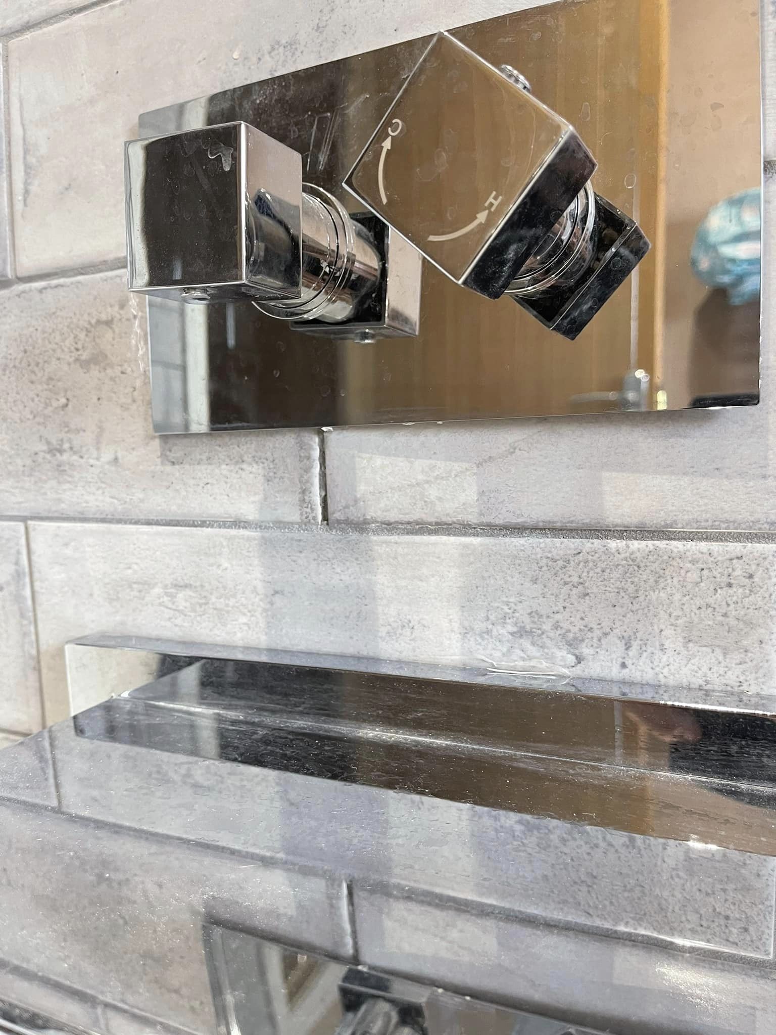 bathroom surface repair IN TYLDESLEY & MANCHESTER